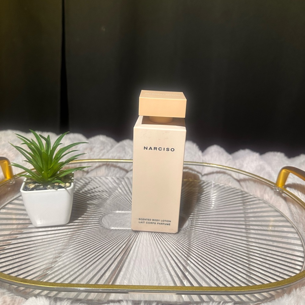 Narciso Rodriguez Cream Scented Body Lotion
